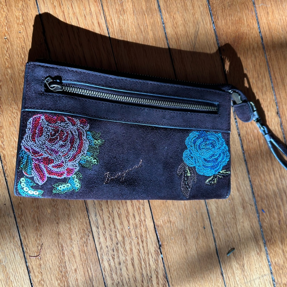 Desigual wristlet